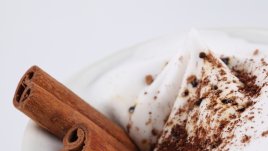 Десерт с маскарпоне и целувки