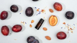 Как маслото от ядки на синя слива прави кожата по-млада
