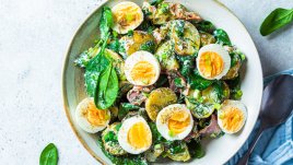 Картофена салата с шунка и спанак