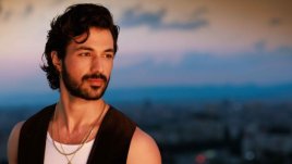 Ергенът Евгени Генчев отпразнува рожден ден, но без Валерия