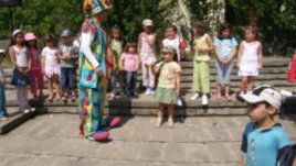 “Аз детето” осинови понито Вихър