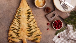 Коледно дърво с бутертесто и песто