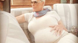 Бившата съпруга на Сталоун Бриджит Нилсен е бременна на 54 