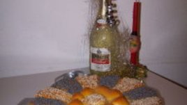 Пита с мед, сусам и  маково семе