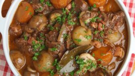 Пълнен гювеч по бургаски