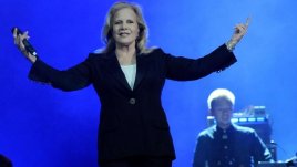 Силви Вартан дари почитателите си с прекрасен концерт в София