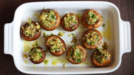 Пълнени гъби с бекон и синьо сирене