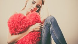 Тест: Защо все още сте необвързана?