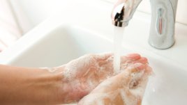 Как правилно да мием ръцете си