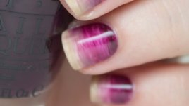 Красив маникюр с четка за рисуване