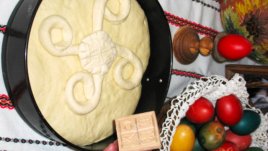 Великденски обреден хляб