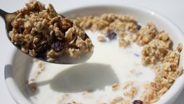 Храни и напитки по време на тренировка