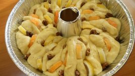 Козуначена корона с лимонови резанки и орехи