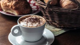 Топъл шоколад с кокосово мляко