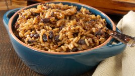 Задушен ориз с боб