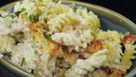 Запечена паста с пиле и бекон