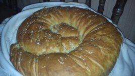 Усукана питка с масло