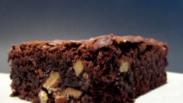 Брауни с ядки и фъстъчено масло