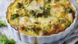 Запечено свинско със зеленчуци и кашкавал