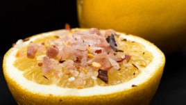 Напитка с хималайска сол и лимон срещу мигрена