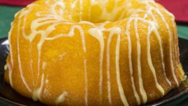 Пухкав гръцки кекс с лимон