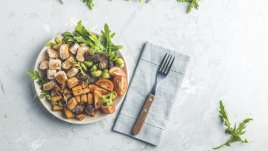 Лесна рецепта за пилешки хапки с масло, чесън и подправки