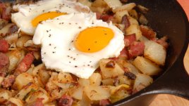 Запеканка с картофи, яйца и шунка