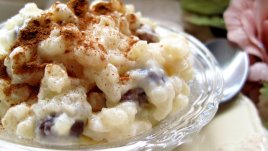 Оризов пудинг с пияни стафиди 