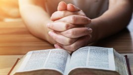 Начинът, по който кръстосвате палци, разкрива личността ви