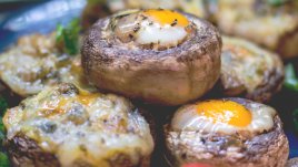 Пълнени гъби с шунка и яйце
