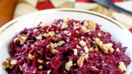 Постна салата с цвекло, ядки и семена