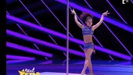 Видео на седмицата: Красива акробатика на пилон