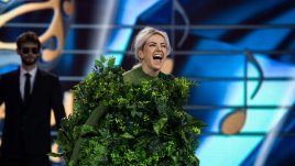 Поли Генова е първият участник, който свали маската