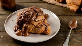 Домашен течен шоколад с фъстъчен тахан