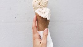 Сладолед с банани и бадеми