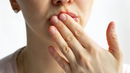 8 причини за напукани устни 
