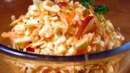 Салата с ябълки