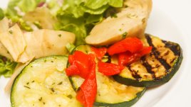 Салата с тиквички и артишок