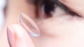 Контактните лещи и грешките, които допускаме с тях