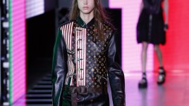 Кожа, лак и различни десени за пролет-лято 2016 (галерия)