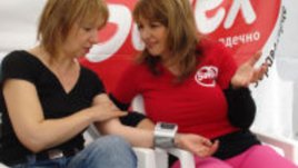 Звезди и лекари мерят кръвно в кампания за здраво сърце