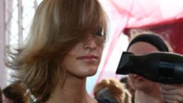 Проведе се ателие за адаптирането на цвета към вида на подстригването