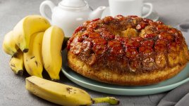 Карамелизиран бананов кекс с бадеми