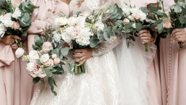 Едни от най-подходящите цветя за сватбена декорация и булчински букет