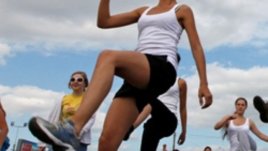 Изгаряне на калории с пудовки и кикбокс движения