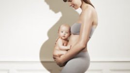 Помогнете на бебешката кожа да се защити сама с Mustela® Бебе