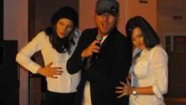 Миро с песен за празника на виното