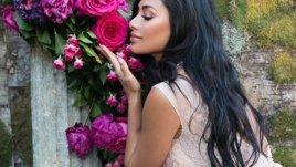 Никол Шерцингер на 40 - по-красива от всякога