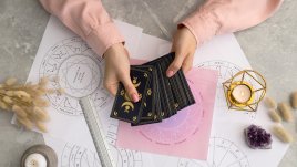 Таро карта за 25 август, вторник &ndash; Десетка пентакли обърната