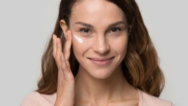 Домашен околоочен крем против бръчки с натурални съставки 